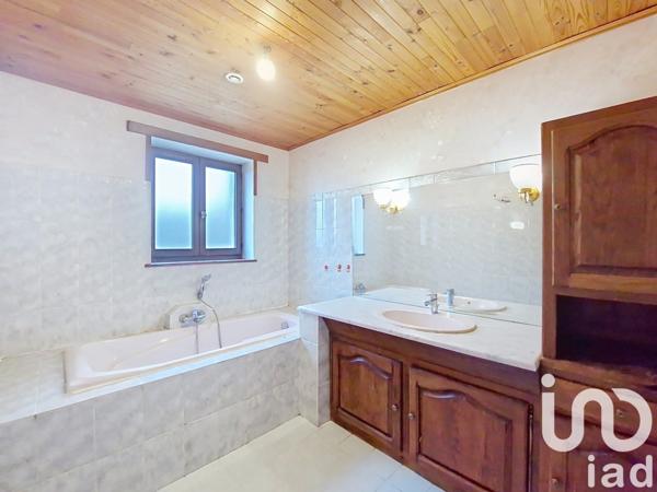 Maison de village 6 pièces de 160 m² à Meximieux (01800)