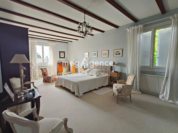 Maison à BEAUVAIS-SUR-MATHA, 17490 - 5 pièces 220m²