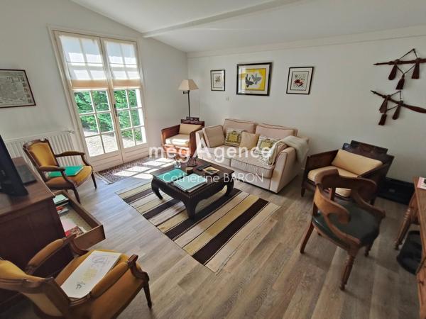 Maison à BEAUVAIS-SUR-MATHA, 17490 - 5 pièces 220m²