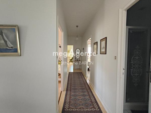 Maison à BEAUVAIS-SUR-MATHA, 17490 - 5 pièces 220m²