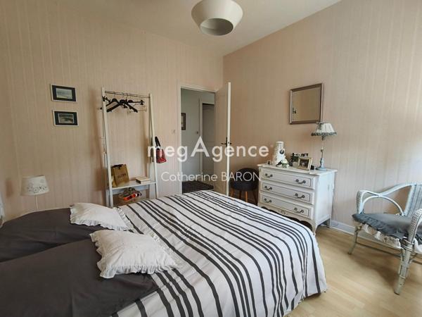 Maison à BEAUVAIS-SUR-MATHA, 17490 - 5 pièces 220m²