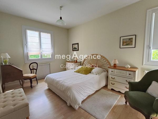 Maison à BEAUVAIS-SUR-MATHA, 17490 - 5 pièces 220m²