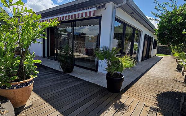 Maison à vendre    3 pièces •  Saint-Pierre