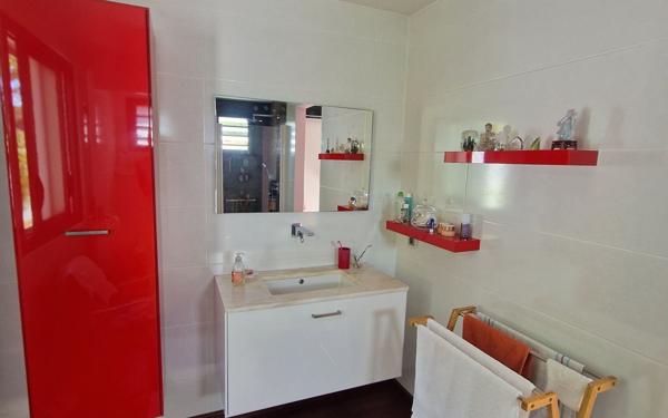 Maison à vendre    3 pièces •  Saint-Pierre