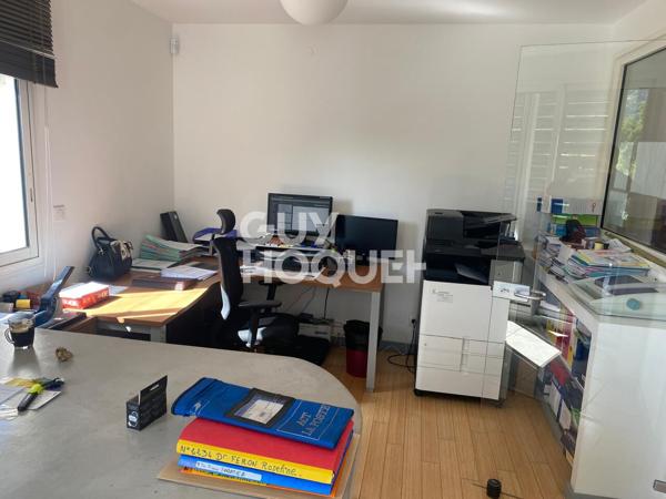 Vastes bureaux centre-ville de Saint Denis, proche Jardin de l'Etat