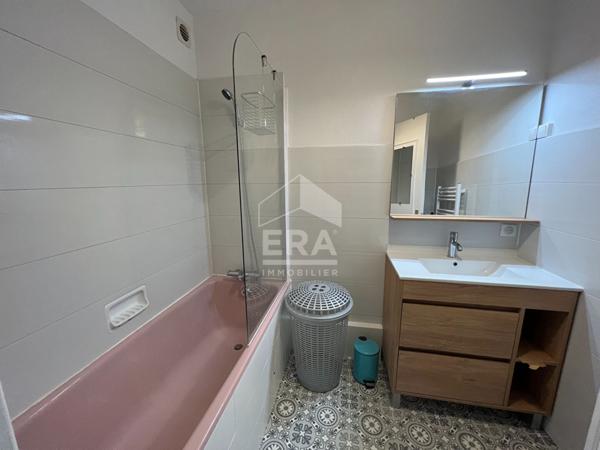 A louer à Châteauroux proche gare appartement rénové type 1 bis meublé