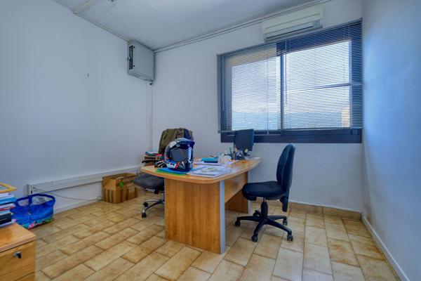 Immeuble / local commercial Zone Industrielle Furiani 11 pièces - 500 m²