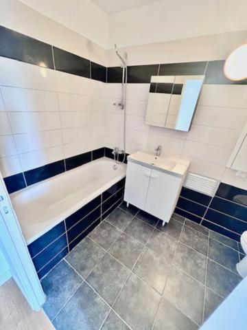 Appartement Le Bourget 3 pièce(s) 58.51 m2