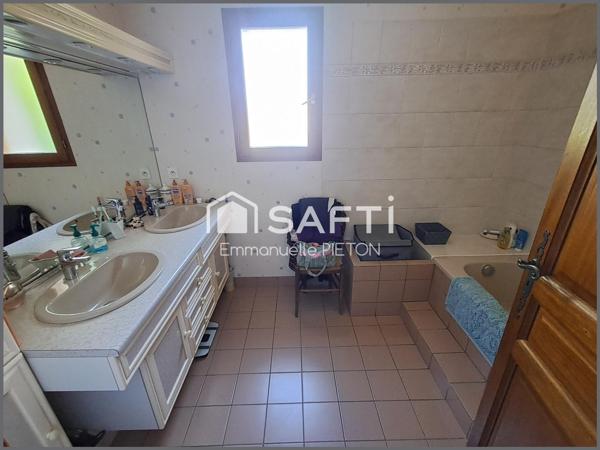 Maison familiale avec tous les commerces à proximité