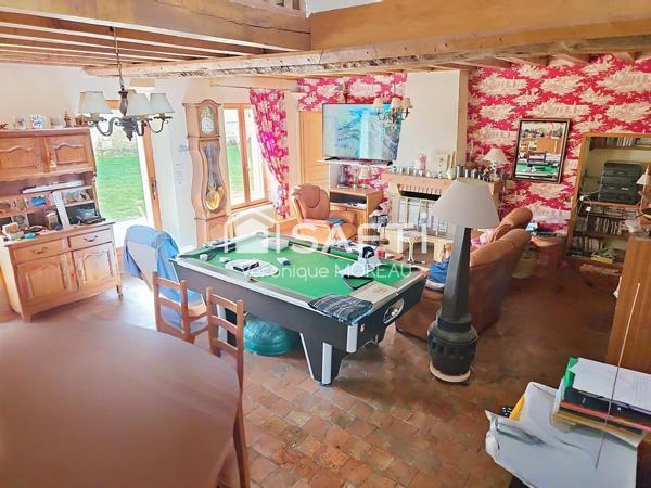 Beau corps de ferme sur 1 HA  avec dépendances