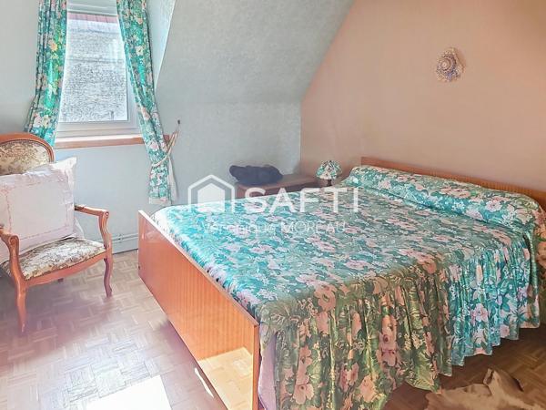 Beau corps de ferme sur 1 HA  avec dépendances