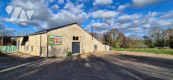 Entrepôt et bureaux à vendre libre de toute location