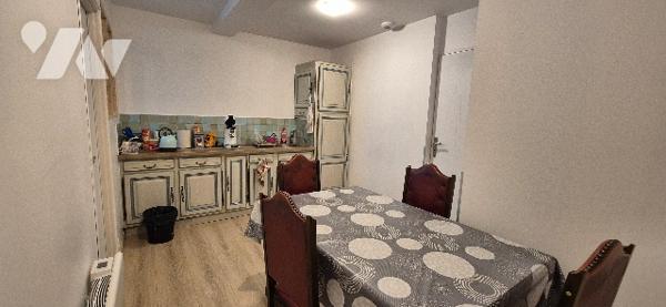 Entrepôt et bureaux à vendre libre de toute location