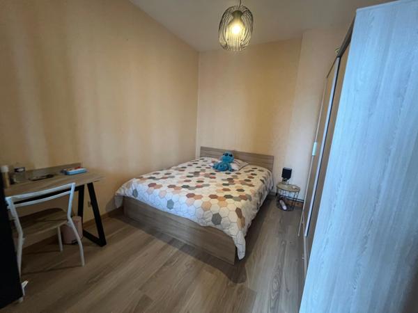 LUCON QUARTIER MARCHE COUVERT ET PISCINE MAISON DE CARACTERE BOURREE DE CHARME AVEC ANNEXES ET PATIO