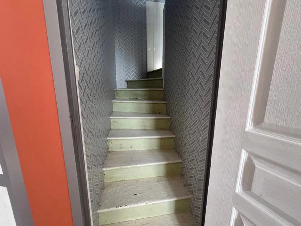 LUCON QUARTIER MARCHE COUVERT ET PISCINE MAISON DE CARACTERE BOURREE DE CHARME AVEC ANNEXES ET PATIO