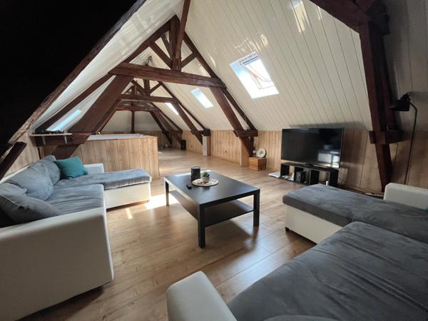 LUCON QUARTIER MARCHE COUVERT ET PISCINE MAISON DE CARACTERE BOURREE DE CHARME AVEC ANNEXES ET PATIO