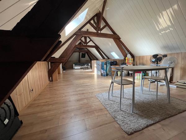 LUCON QUARTIER MARCHE COUVERT ET PISCINE MAISON DE CARACTERE BOURREE DE CHARME AVEC ANNEXES ET PATIO