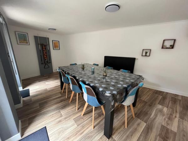 LUCON QUARTIER MARCHE COUVERT ET PISCINE MAISON DE CARACTERE BOURREE DE CHARME AVEC ANNEXES ET PATIO