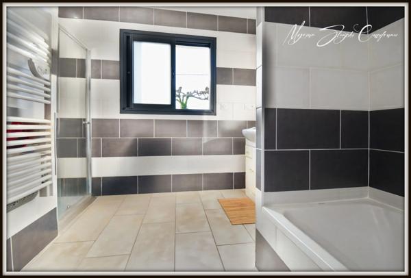 VILLA CONTEMPORAINE de plain-pied à vendre 5 pièces SOUSTONS (40) 142m² proche du lac.