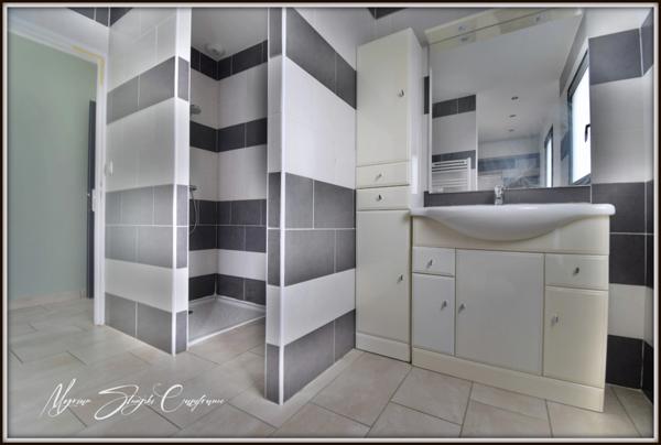 VILLA CONTEMPORAINE de plain-pied à vendre 5 pièces SOUSTONS (40) 142m² proche du lac.