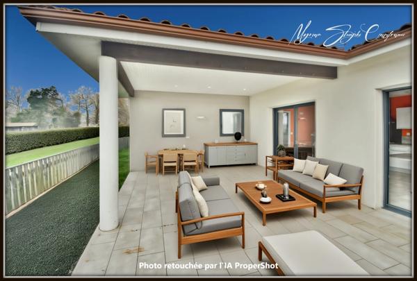 VILLA CONTEMPORAINE de plain-pied à vendre 5 pièces SOUSTONS (40) 142m² proche du lac.
