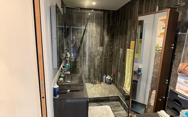 Appartement à vendre    2 pièces • 54,22 m2 Paris 19