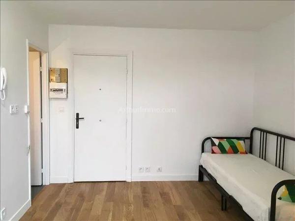 Location Studio 1 pièces 17 m2 à Saint-Maurice