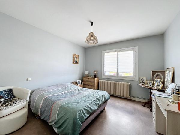 Immeuble 4 appartements fort potentiel.