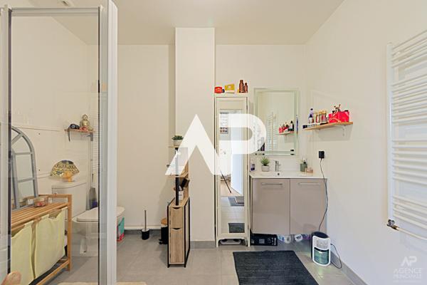 Appartement Rueil Malmaison 1 pièce(s) 28.48 m² €212 000 ** - Référence 19682