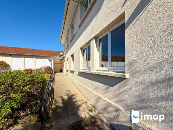 Batiment de 590m2 - terrain de 2169m2