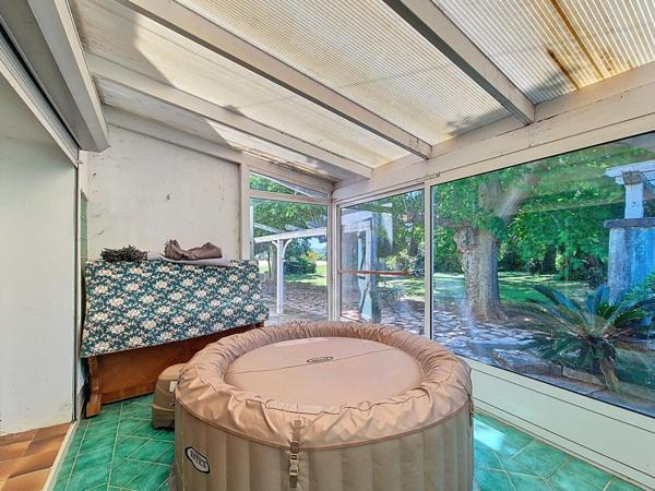 Bastide provençale de 335 m² avec annexes et piscine