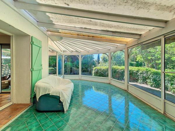 Bastide provençale de 335 m² avec annexes et piscine