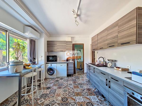 Bastide provençale de 335 m² avec annexes et piscine