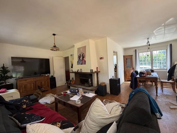 Vente                                                      Maison
                        
                     7 pièces                      180 m2                     à Villers-Cotterêts