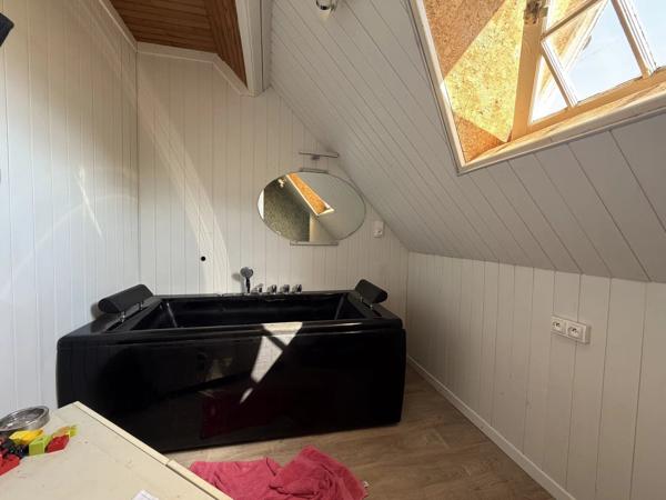Vente                                                      Maison
                        
                     7 pièces                      180 m2                     à Villers-Cotterêts