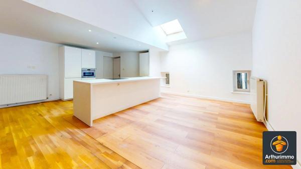 Location Appartement 4 pièces 120 m2 à Charly