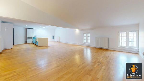 Location Appartement 4 pièces 120 m2 à Charly