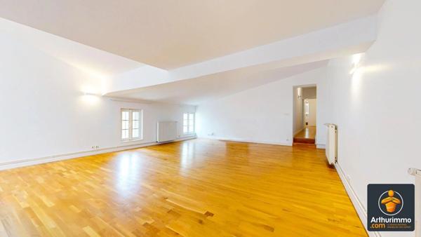 Location Appartement 4 pièces 120 m2 à Charly