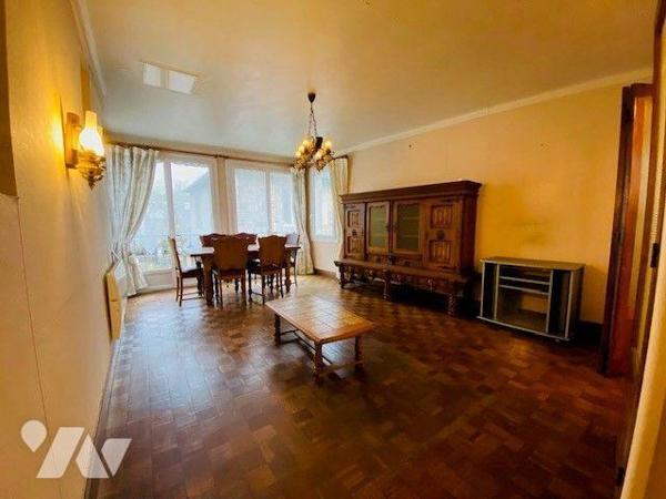 A Vendre à Lannion (22300) en Côtes-d'Armor (22), Une maison d'habitation de 137m² habitables +...