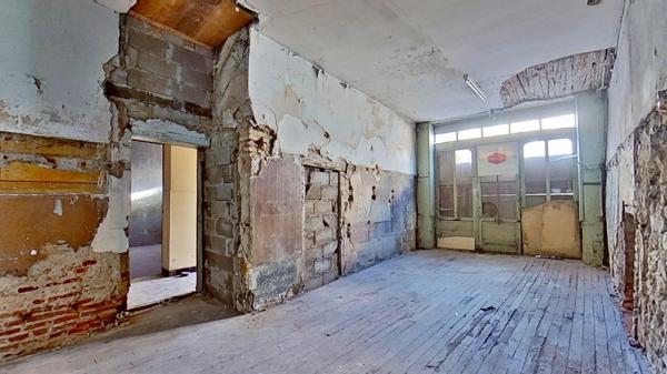 Immeuble à vendre à Lunéville (54), 2 appartements, garages, caves et greniers