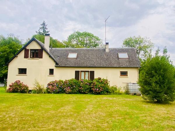 Agréable maison à rénover - Secteur recherché - 4 Chambres - Grenier aménagé - Sous sol avec garage.