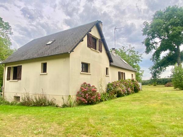 Agréable maison à rénover - Secteur recherché - 4 Chambres - Grenier aménagé - Sous sol avec garage.