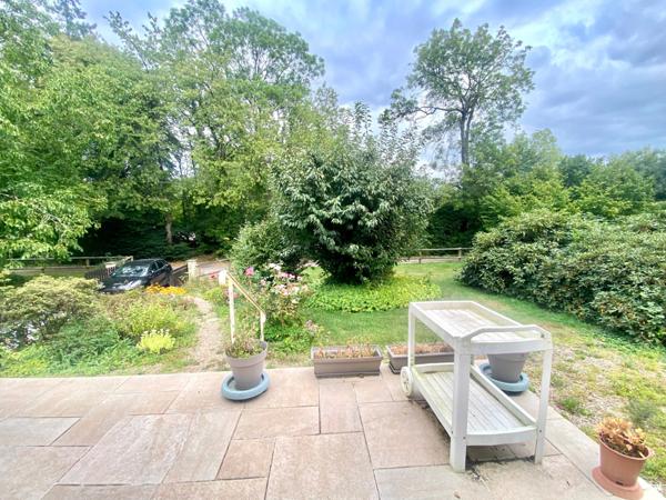 Agréable maison à rénover - Secteur recherché - 4 Chambres - Grenier aménagé - Sous sol avec garage.