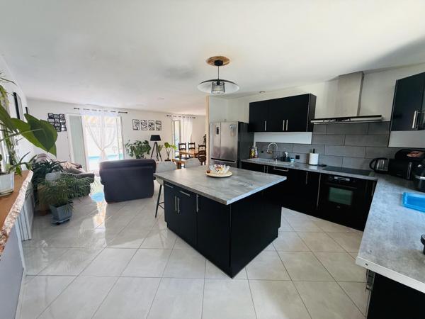 VILLA 4 FACES T5 AVEC PISCINE ET GARAGE