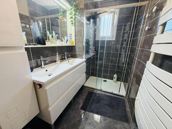 VILLA 4 FACES T5 AVEC PISCINE ET GARAGE