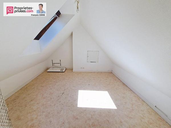 Immeuble Maison, 8 boxs-garage et atelier-hangar