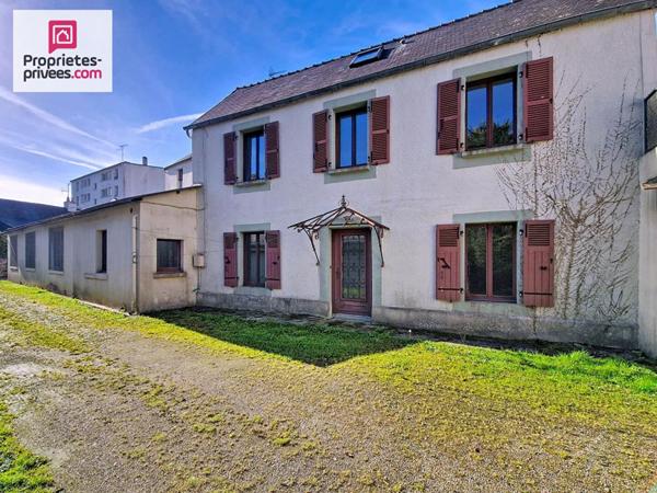 Immeuble Maison, 8 boxs-garage et atelier-hangar