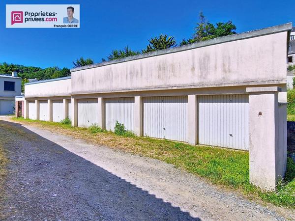 Immeuble Maison, 8 boxs-garage et atelier-hangar