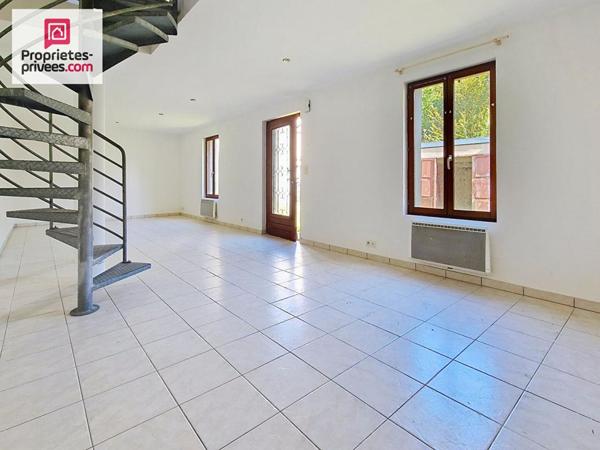 Immeuble Maison, 8 boxs-garage et atelier-hangar