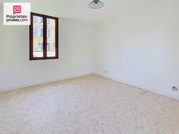 Immeuble Maison, 8 boxs-garage et atelier-hangar